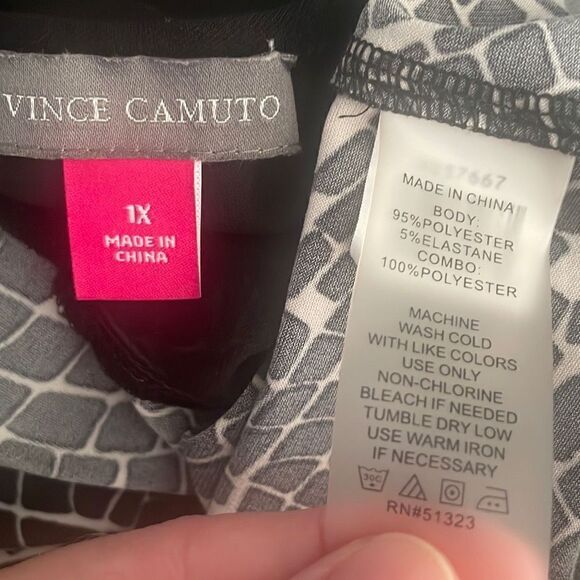 Vince Camuto Mosaic Print Sleeveless Top 1X - Picture 6 of 10